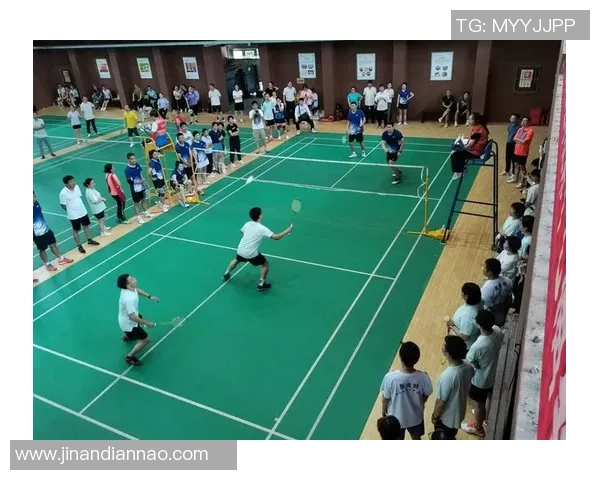 重庆羽毛球队灵活性探讨:如何在竞技中展现团队协作与个人技巧